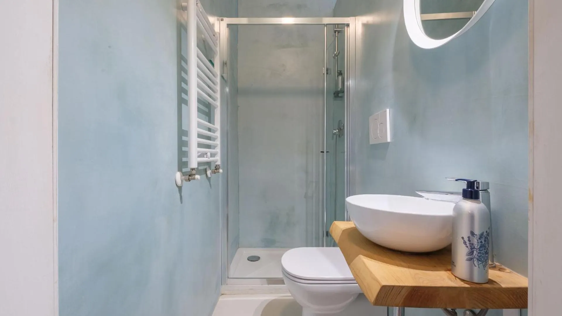 Elegance And Comfort In The Heart Of Bologna